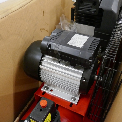 5048 - A boxed sample Clarke Boxer Air II 14/100P,14CFM, 3HP belt driven air compressor  *This lot is subje... 