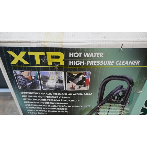 5034 - A Lavor XTR1007, 135 Bar, 420 l/h, 2100w, 80º hot water high pressure washer *This lot is subject to... 