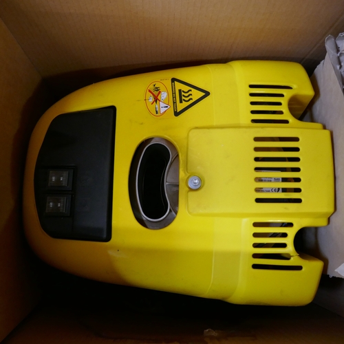 5034 - A Lavor XTR1007, 135 Bar, 420 l/h, 2100w, 80º hot water high pressure washer *This lot is subject to... 
