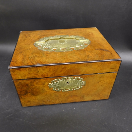 2044 - A c1900 burr walnut jewellery case, brass mounts, with green velvet interior, two trays, 12.5cm h x ... 
