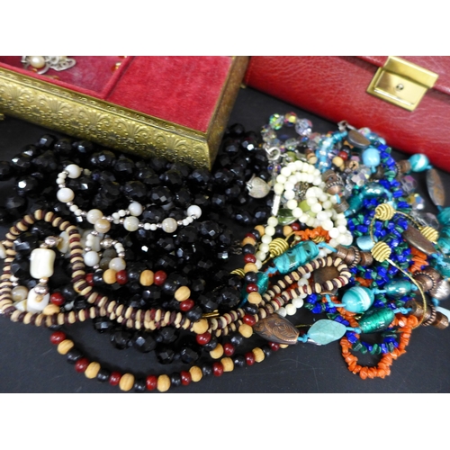 2056 - A collection of costume jewellery