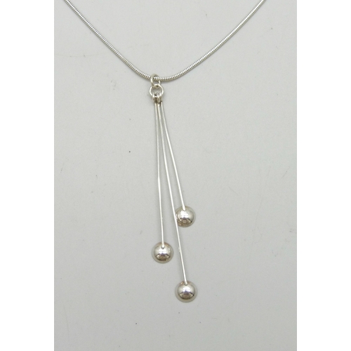 7058 - A silver and green enamel drop necklace, MH, Birmingham, 2006, 6.8cm pendant section, 42cm