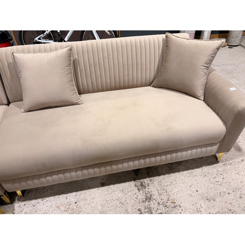 3101 - An Oxford three piece corner sofa 240x240 *This lot is subject to VAT