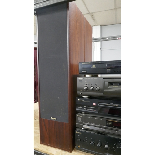 5004 - A large quantity of assorted Hi-Fi including a Marantz CD-63 compact disc player, a Sherwood AI-5010... 