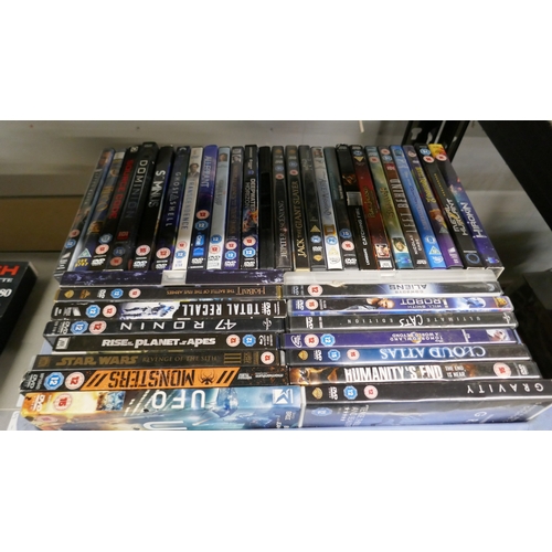 5008 - A Samsung DVD-S224 DVD/VCD/CD/MP3 player, a Matsui VX1000Y VHS player, 7 VHS tapes and a large quant... 