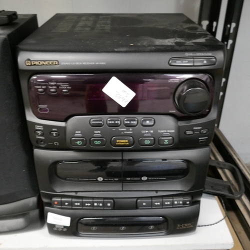 5010 - A Pioneer XR-P60C stereo/CD/deck receiver with 3-disc CD changer and a pair of stereo speakers - wit... 