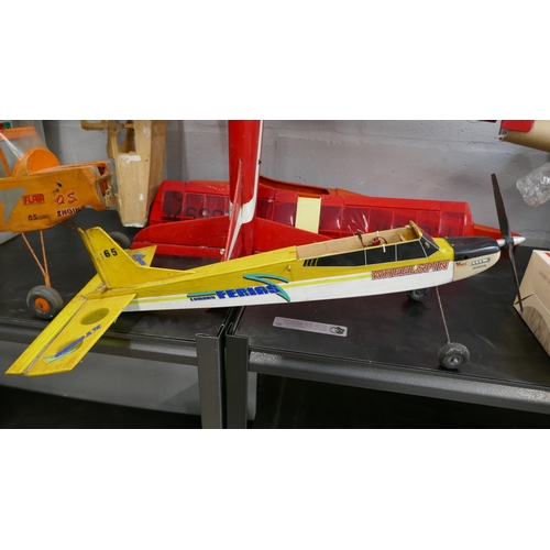 5015 - A quantity of assorted model planes and model plane parts