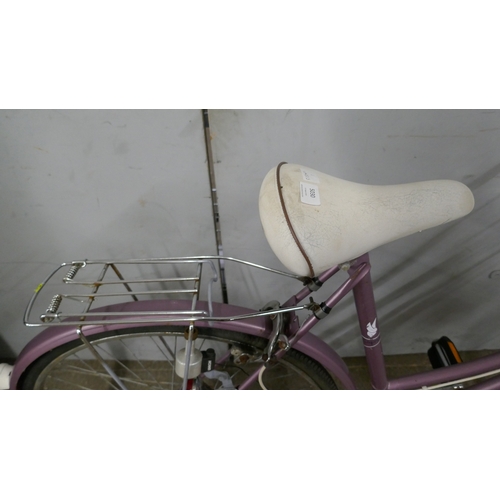 5030 - A Raleigh Caprice bicycle