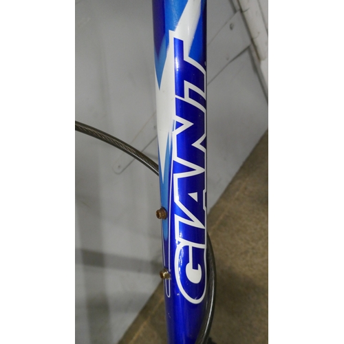 5031 - A Giant Rock SE front suspension bike