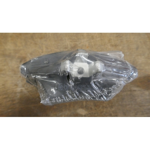 5099 - Assorted car parts including 2 van wing mirrors and a set of brake discs/pads - unfitted