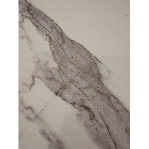 3074 - A marble effect coffee table
