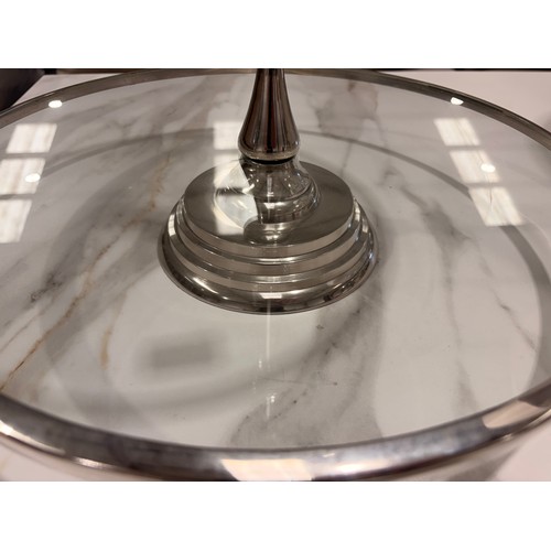 3078 - A two tier chrome cake stand