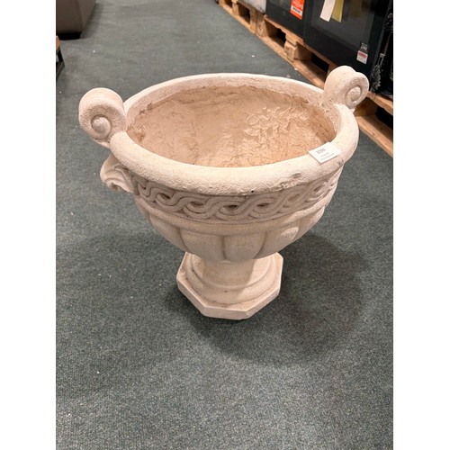 3094 - A small stone effect planter