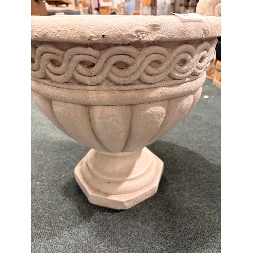 3094 - A small stone effect planter