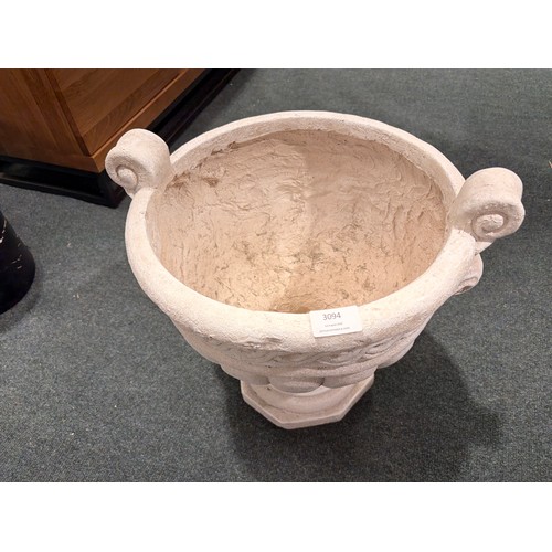 3094 - A small stone effect planter