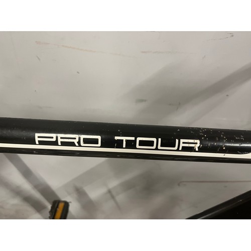 5019 - A Ventura Pro Tour aluminium framed road bike with Shimano gear set  *Authority recovered