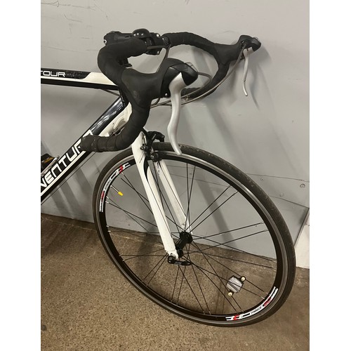 5019 - A Ventura Pro Tour aluminium framed road bike with Shimano gear set  *Authority recovered