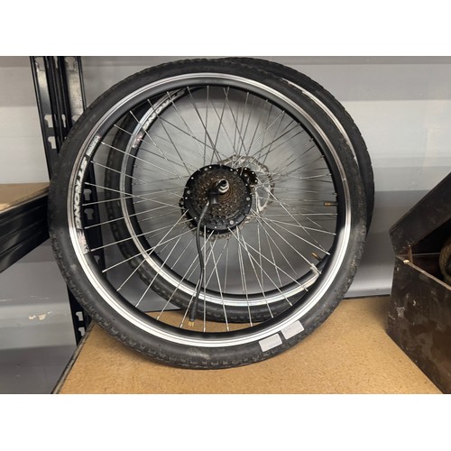 5024 - A set of alloy bicycle wheels with an electronic rear motorized hub  *Authority recovered