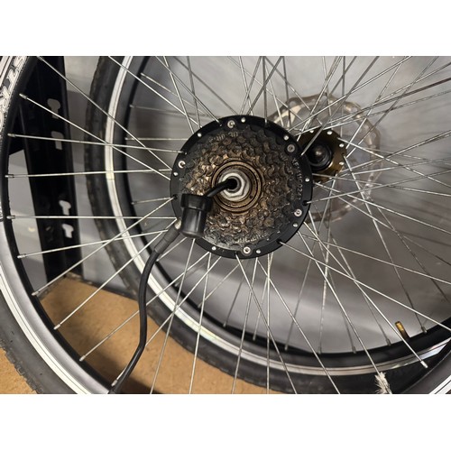 5024 - A set of alloy bicycle wheels with an electronic rear motorized hub  *Authority recovered
