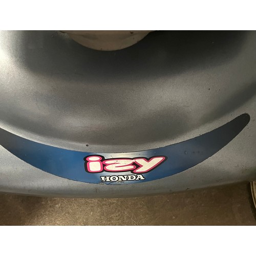 5021 - A Honda Izy model HRG6C35DEA 5.5HP high performance easy start petrol driven lawnmower  *Authority r... 