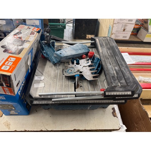 5083 - A quantity of assorted tools including, Erbauer table saw, Black and Decker angle grinder, MacAllist... 