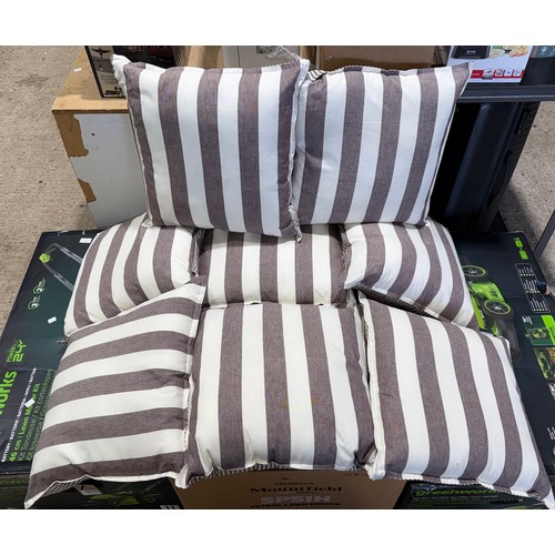Lot 6033      