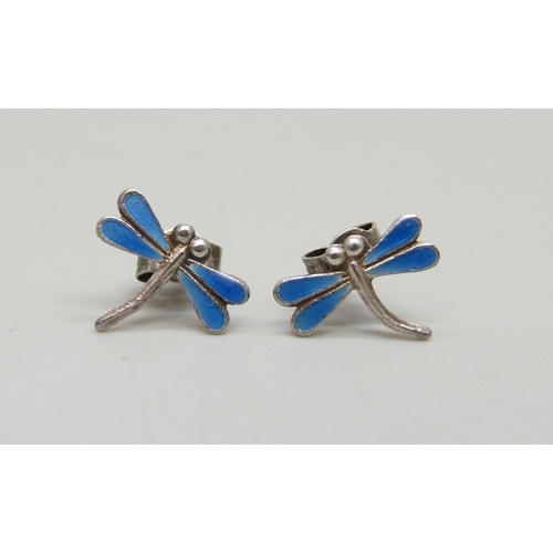 Lot 7047      