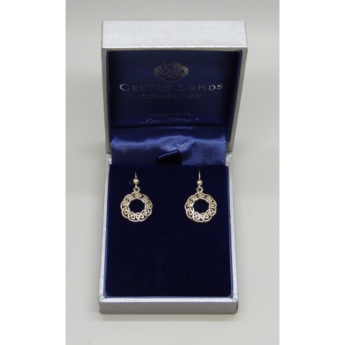 Lot 7058      