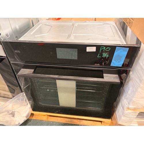 An AEG 7000 Pyrolytic single oven with Meal Assist and Steamcrisp (damaged casing) (656-84) *This lot is subject to VAT