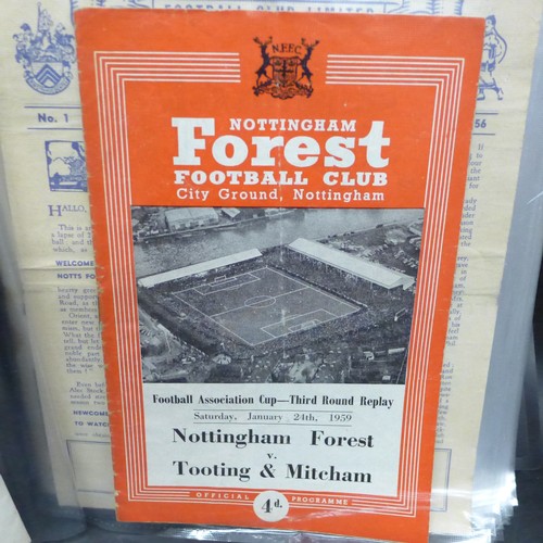 2059 - Football memorabilia; Nottingham Forest home and away progrmmes from the 1950's (9) and 1960's (21) ... 