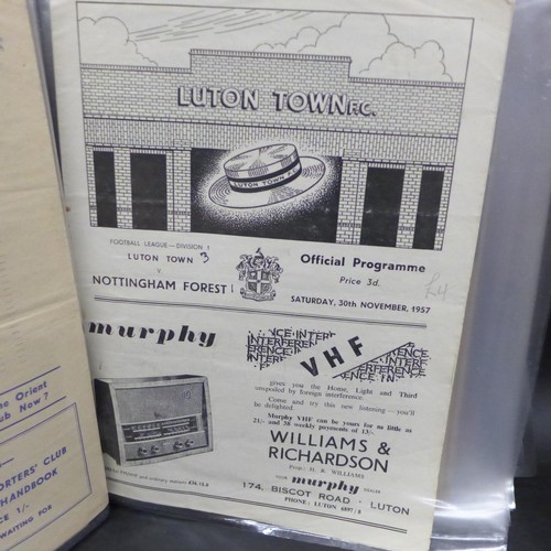 2059 - Football memorabilia; Nottingham Forest home and away progrmmes from the 1950's (9) and 1960's (21) ... 