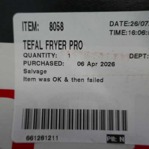 6028 - A Tefal Oleoclean Pro food food fryer,  (394-244) *This lot is subject to VAT