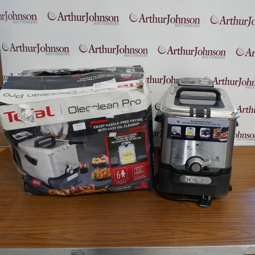 6028 - A Tefal Oleoclean Pro food food fryer,  (394-244) *This lot is subject to VAT