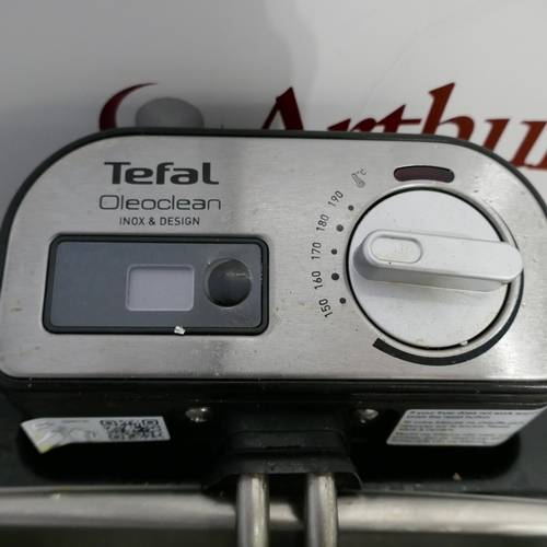 6028 - A Tefal Oleoclean Pro food food fryer,  (394-244) *This lot is subject to VAT