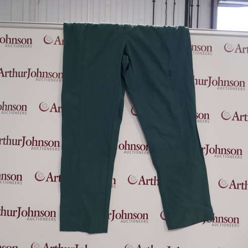 6031 - A box of Kirkland Signature ladies trousers (394) *This lot is subject to VAT
