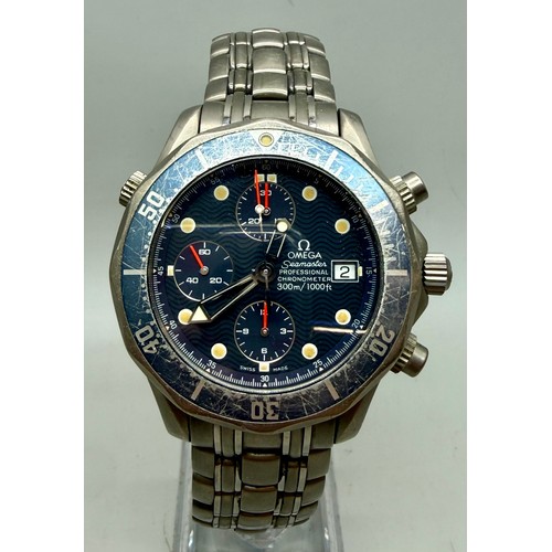 7133 - An Omega Seamaster Professional Chronometer titanium wristwatch with blue dial and date aperture, he...
