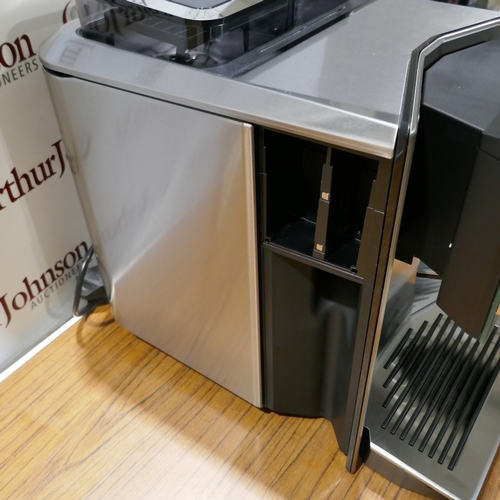 6002 - A Siemens EQ900 Plus coffee machine, original RRP £1666.66 + VAT (394-230) *This lot is subject to V... 