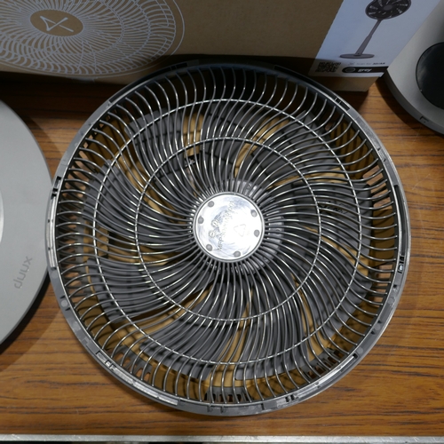 6015 - A Duux Whisper 3 fan with remote,  (394-126) *This lot is subject to VAT