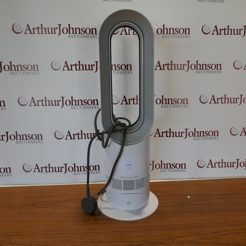 6022 - A Dyson Hot + Cool AM09 fan (no remote) , original RRP £324.99 + VAT (394-112) *This lot is subject ... 