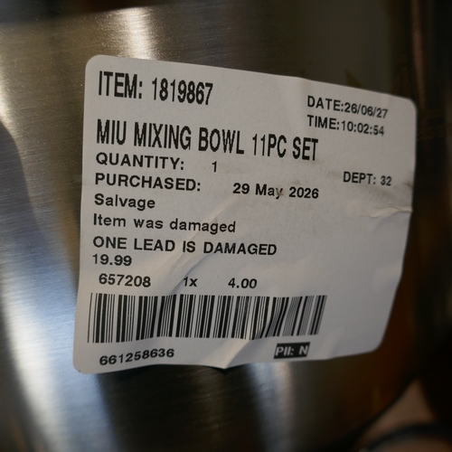6058 - A Miu mixing bowl set with stainless steel graters  (394-155) *This lot is subject to VAT