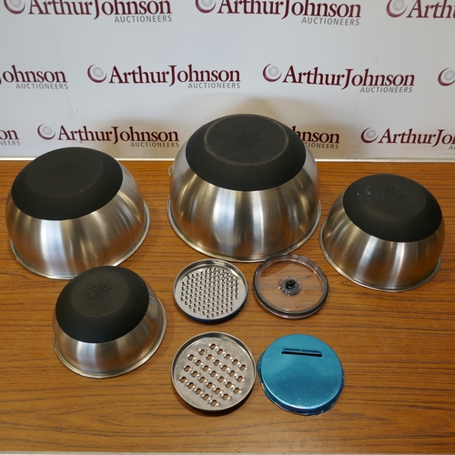 6058 - A Miu mixing bowl set with stainless steel graters  (394-155) *This lot is subject to VAT