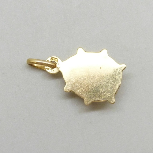 7014 - An Uno-Aerre Italian 9ct gold pendant set with yellow enamel in the form of a ladybird, 1g, 2.1cm