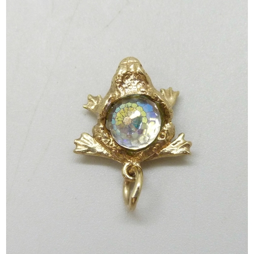 7017 - A 9ct gold charm in the form of a frog, hallmarked, 1.3g, 1.7cm including bail