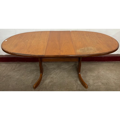 89 - A G-Plan Fresco teak oval extending dining table (2/3 size)