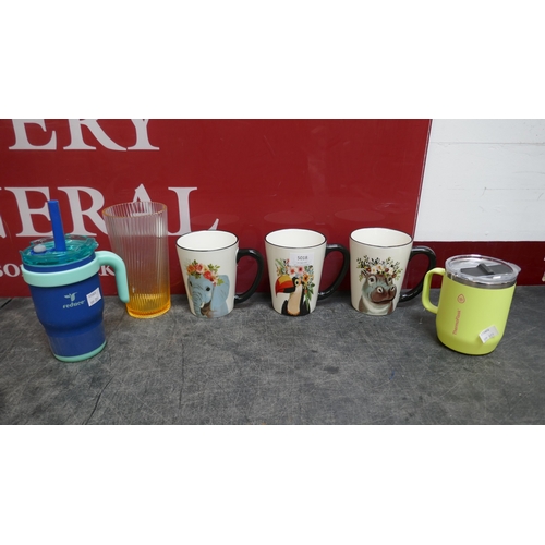 5018 - Three animal mugs, a glass and two thermal mugs  (399-29,514) *This lot is subject to VAT