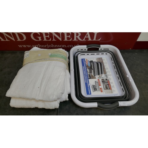 5032 - A pack of 5 Grandeur bath towels and a Pop & Load collapsible laundry basket (399-365,368) *This lot... 
