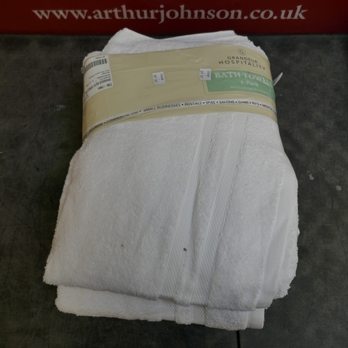5032 - A pack of 5 Grandeur bath towels and a Pop & Load collapsible laundry basket (399-365,368) *This lot... 