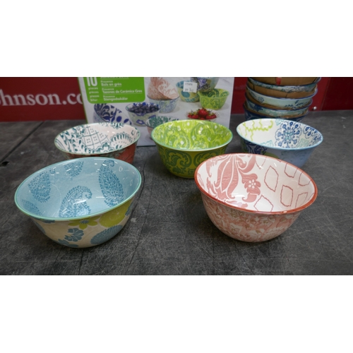 5034 - A Provence stoneware bowl set (399-40) *This lot is subject to VAT
