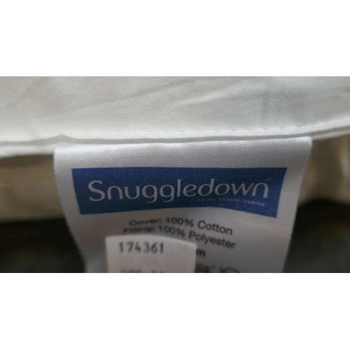 5043 - Two Snuggledown pillows (399-204) *This lot is subject to VAT