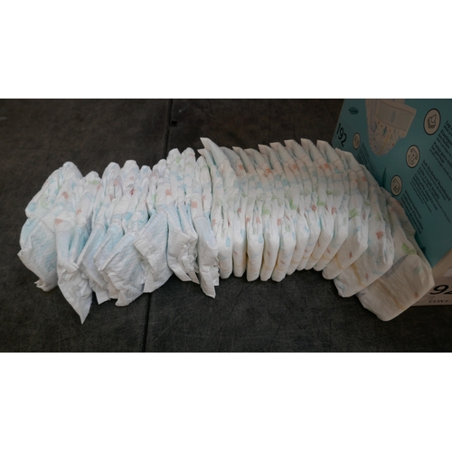 5045 - A quantity of Kirkland Signature size 1 nappies (399-41) *This lot is subject to VAT